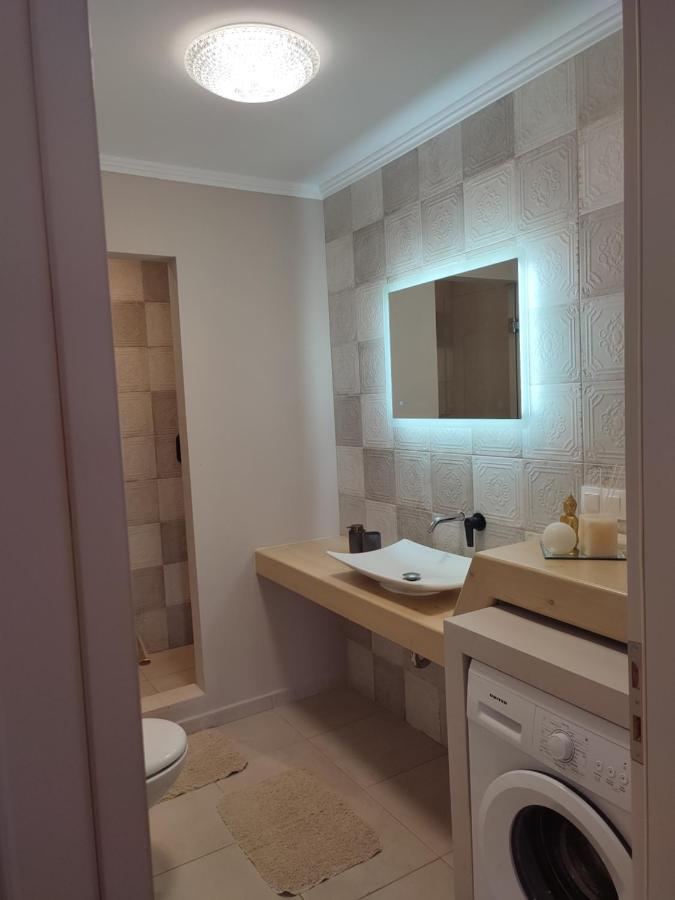 Gratelia Apartment Damnoni Luaran gambar