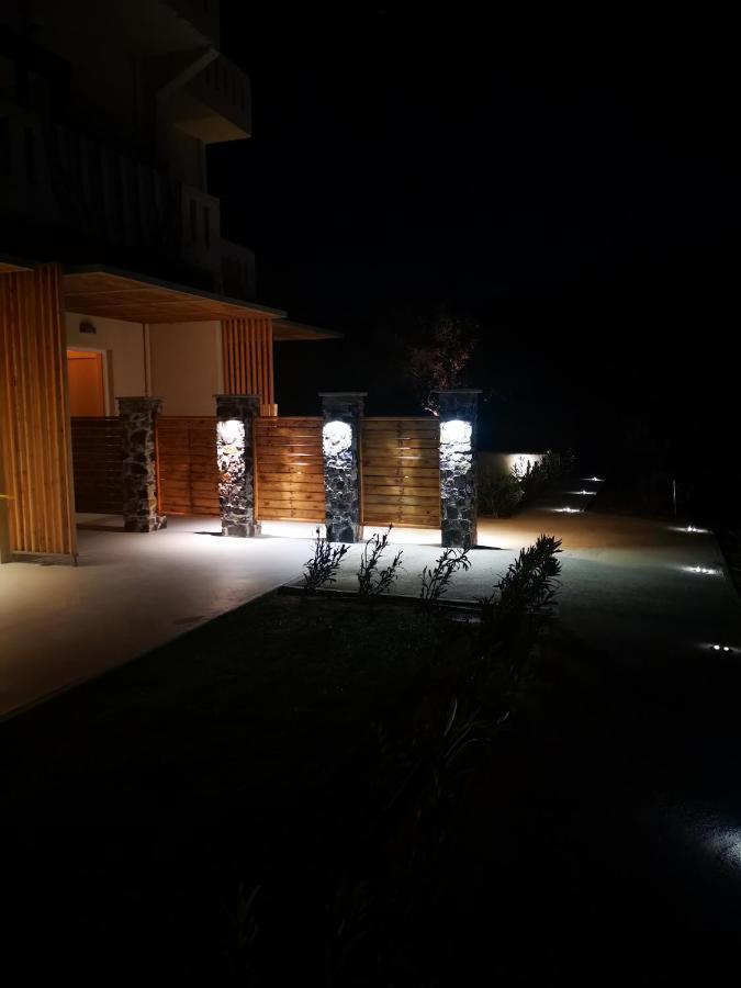 Gratelia Apartment Damnoni Luaran gambar