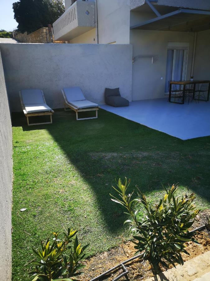 Gratelia Apartment Damnoni Luaran gambar